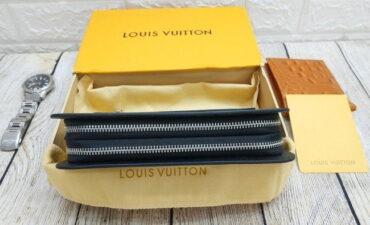 clutch cam tay louis vuitton voc28 3