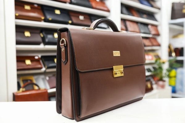 Các loại túi xách nam da bò chất lượng cao