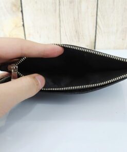Clutch cầm tay màu đen sang trọng VOC49