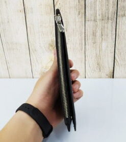 Clutch cầm tay màu đen sang trọng VOC49
